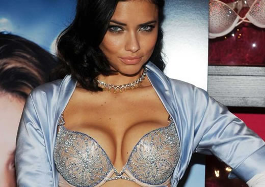 Adriana Lima: com sutiã de US$ 2 milhões