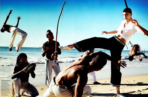 Karlie Kloss Capoeira