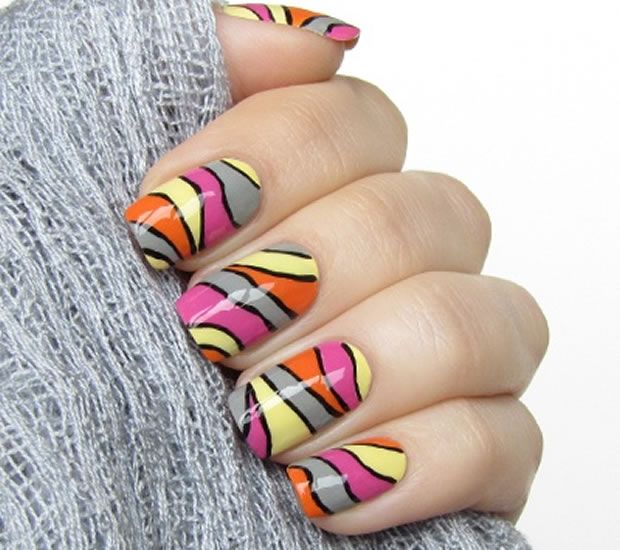 Novas Unhas Striped Nails