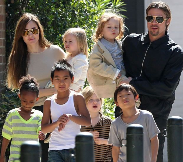 Pitt e Jolie com Filhos