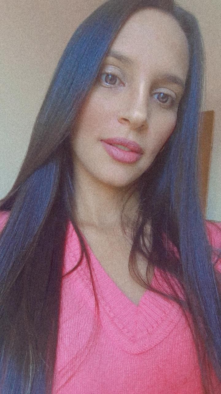 Camila